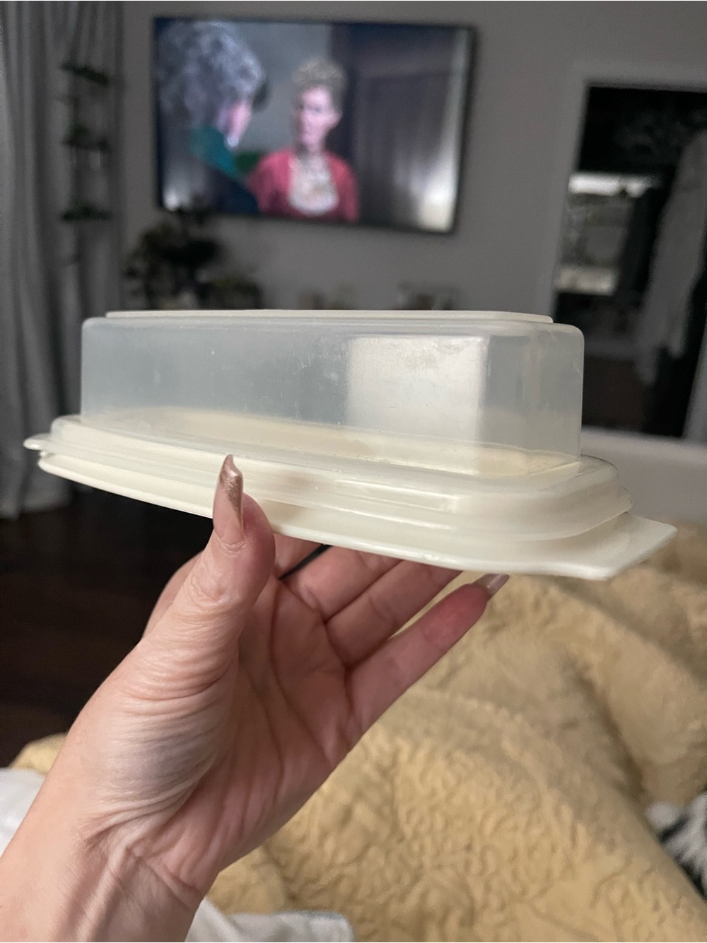Vintage Rubbermaid butter holder- cream /almond color